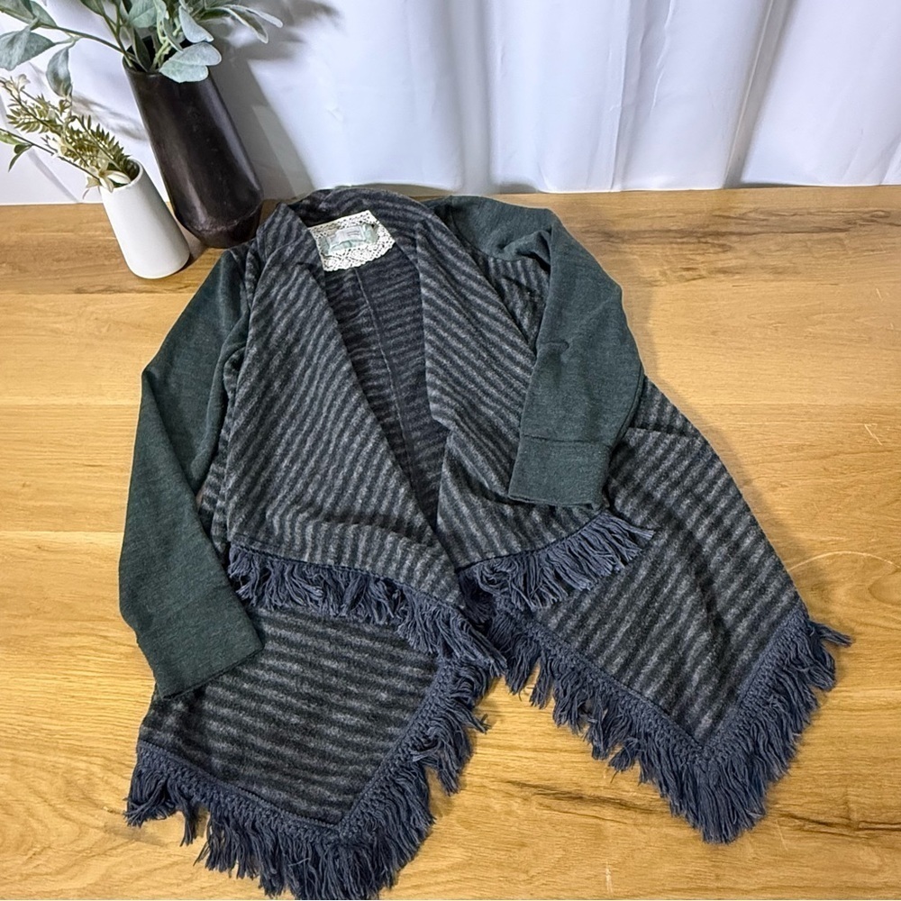 Saturday Sunday sweater draped grey & green open front fringe women small - Picture 10 of 10